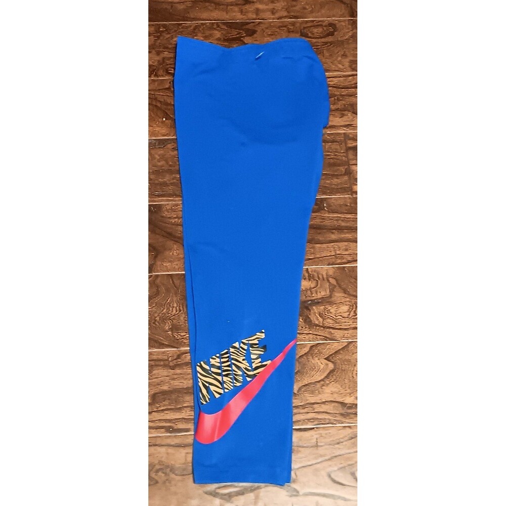 Nike - Picture 3 of 3